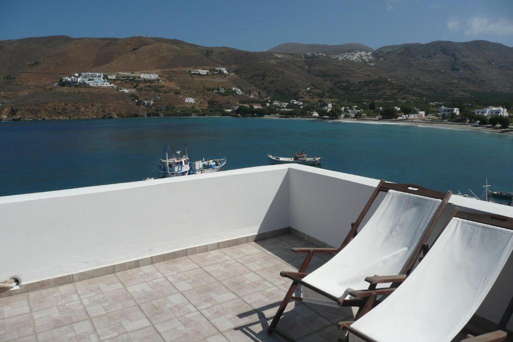 Mike Hotel Агиали Екстериор снимка