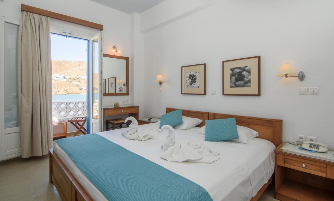Mike Hotel Агиали Екстериор снимка