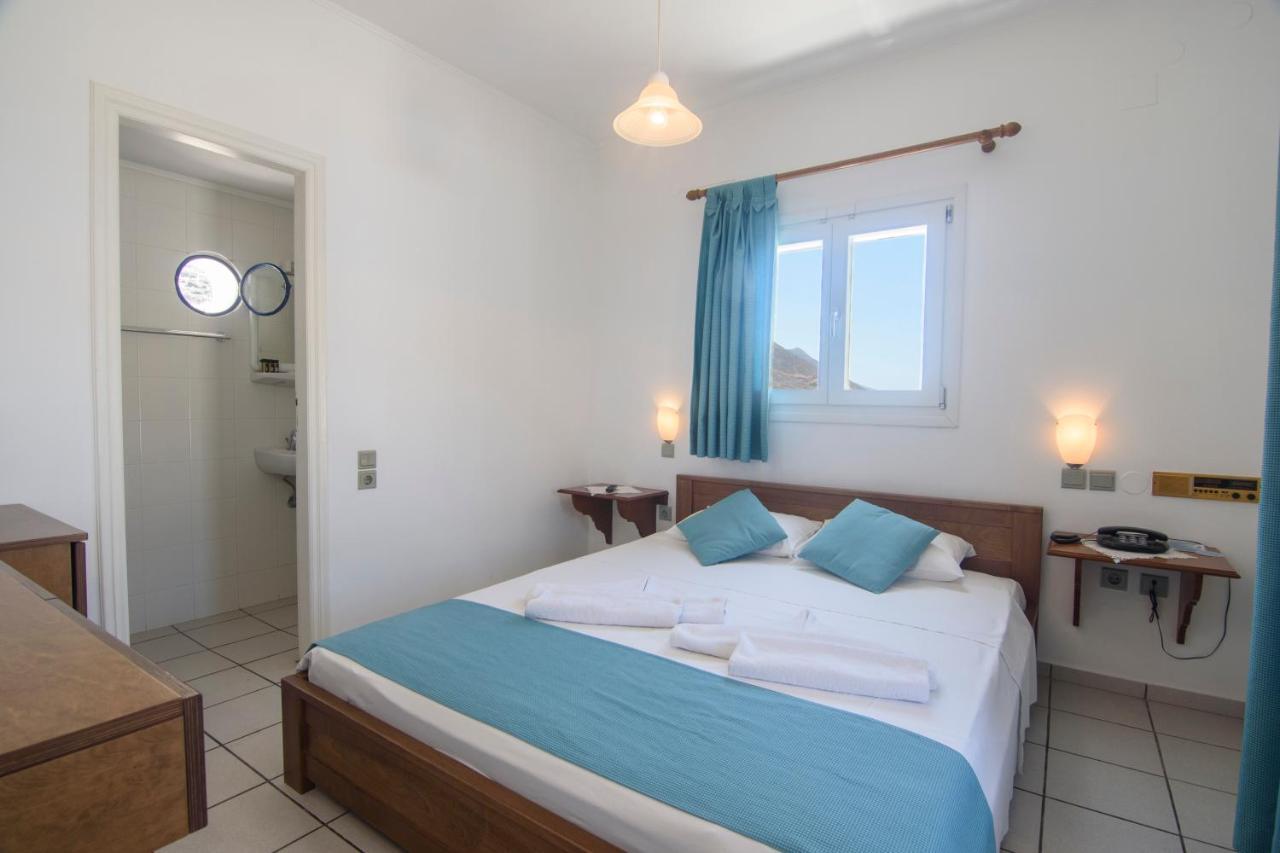 Mike Hotel Агиали Екстериор снимка